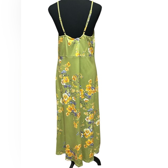 Floral Green Maxi Dress with Necklace, NWOT, Size 2XL - Picture 7 of 7
